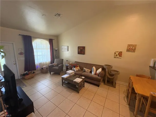 2500  Storter  AVE, Naples, FL 34112