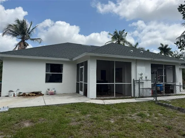 2500  Storter  AVE, Naples, FL 34112