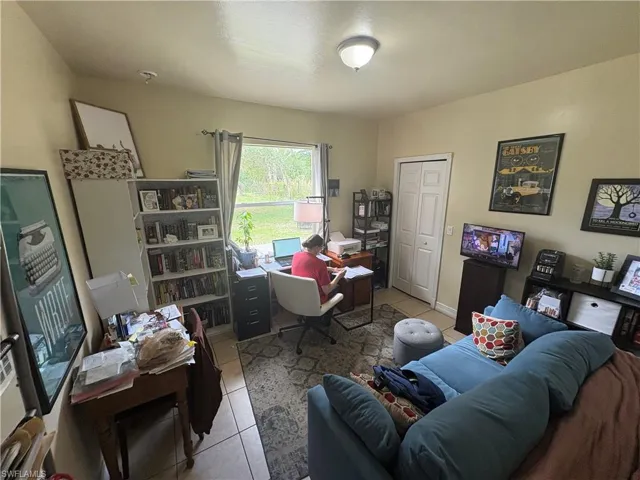 2500  Storter  AVE, Naples, FL 34112