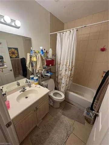 2500  Storter  AVE, Naples, FL 34112