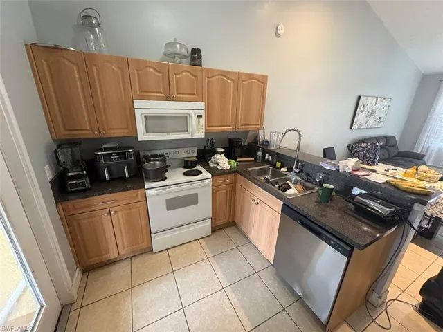 2500  Storter  AVE, Naples, FL 34112