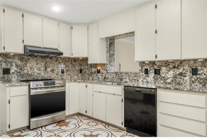 808  Pate  ST, Avon Park, FL 33825