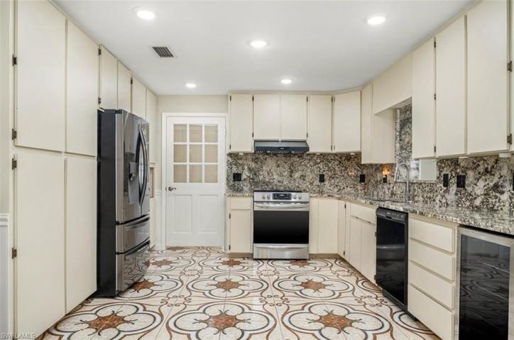 808  Pate  ST, Avon Park, FL 33825