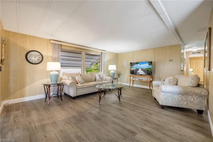 101  Elise  DR, Fort Myers, FL 33908