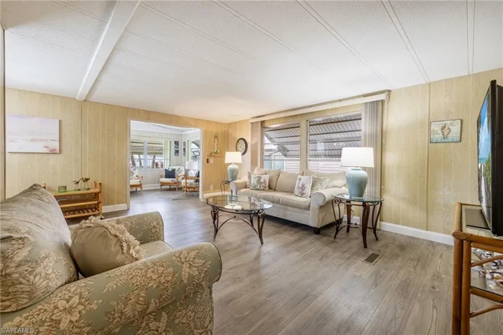 101  Elise  DR, Fort Myers, FL 33908