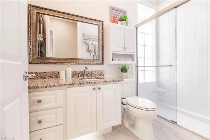Guest bathroom.