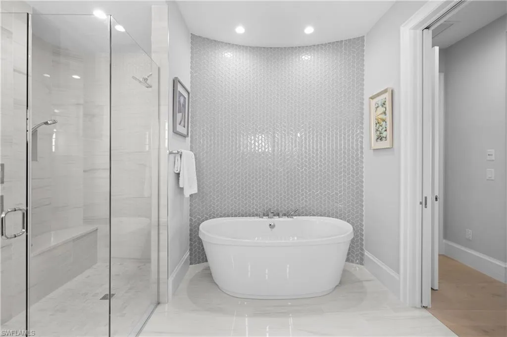 16304 Corsica WAY, Naples, FL 34110,225053618
