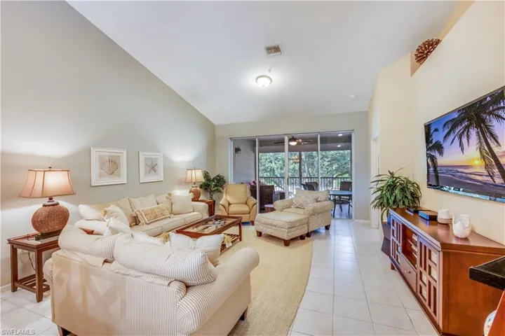 Living area with the screened lanai in the back