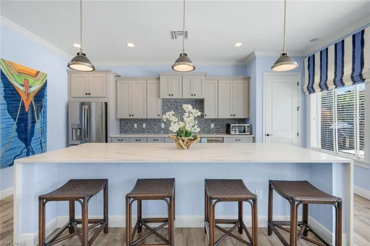 2343 Sheen Ln 405, Naples, Florida 34120