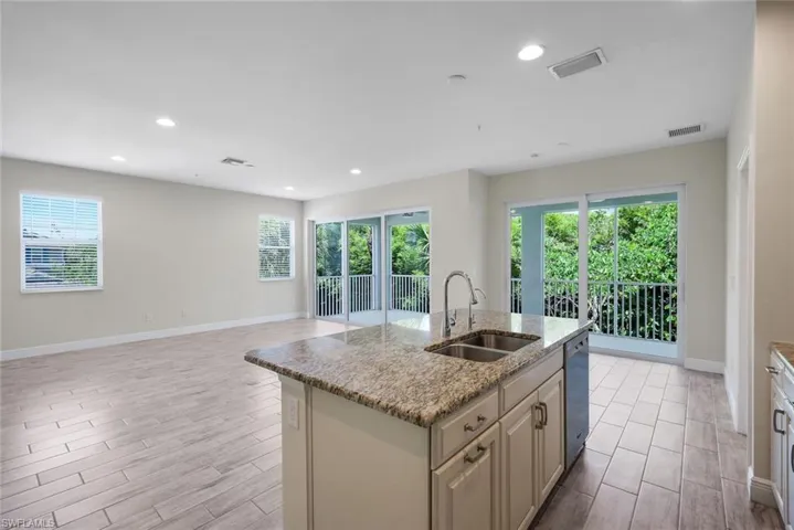 2343 Sheen Ln 405, Naples, Florida 34120