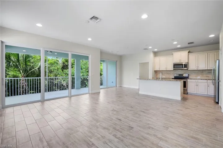 2343 Sheen Ln 405, Naples, Florida 34120