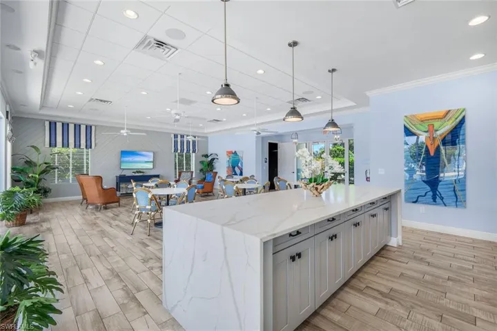 2343 Sheen Ln 405, Naples, Florida 34120