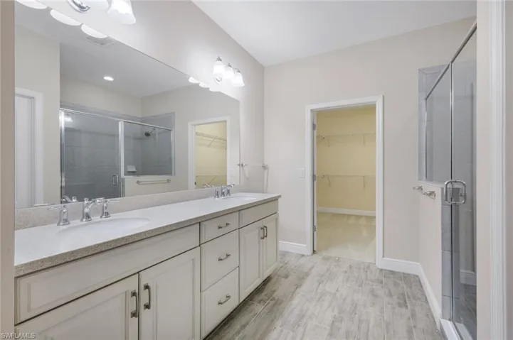 2343 Sheen Ln 405, Naples, Florida 34120