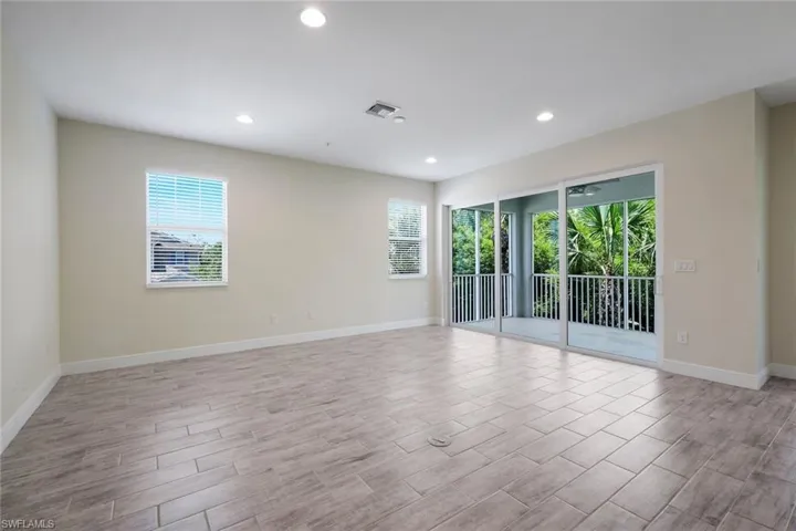 2343 Sheen Ln 405, Naples, Florida 34120