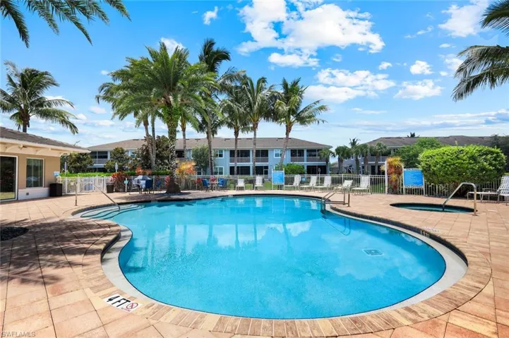 2343 Sheen Ln 405, Naples, Florida 34120