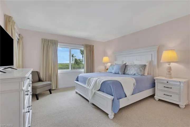 307  Goodlette-Frank S RD, Naples, FL 34102