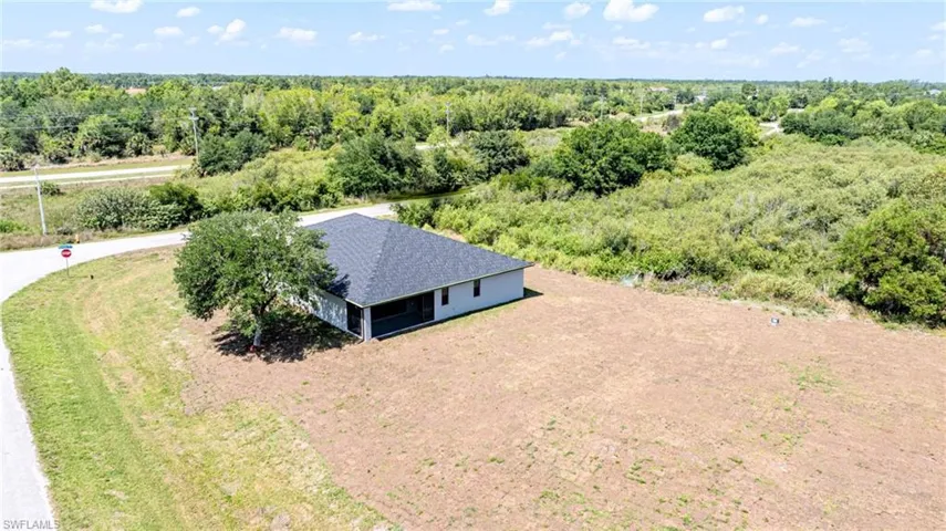 Huge Back Yard!  Great For Pets And Children!