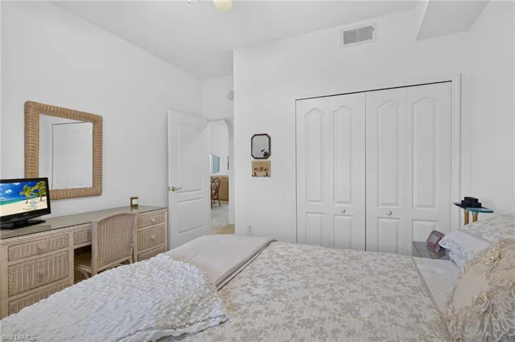 6820 Sterling Greens Pl 402, Naples, Florida 34104