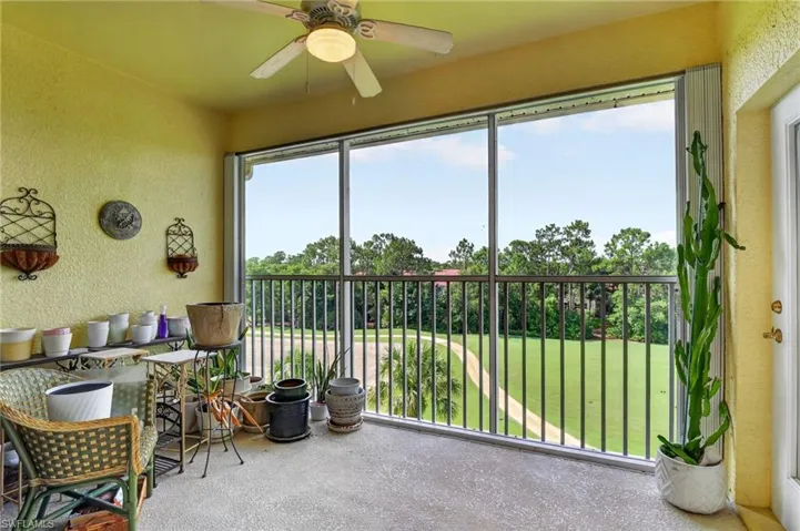 6820 Sterling Greens Pl 402, Naples, Florida 34104