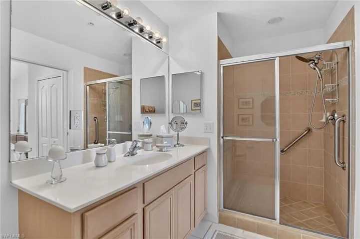 6820 Sterling Greens Pl 402, Naples, Florida 34104