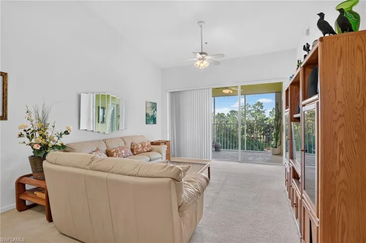 6820 Sterling Greens Pl 402, Naples, Florida 34104