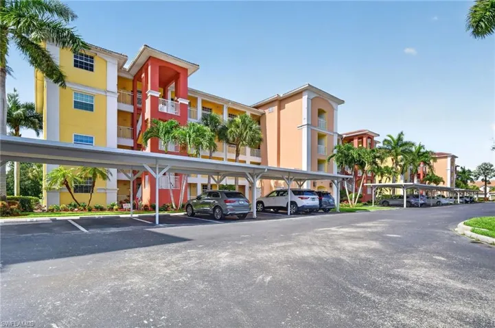6820 Sterling Greens Pl 402, Naples, Florida 34104