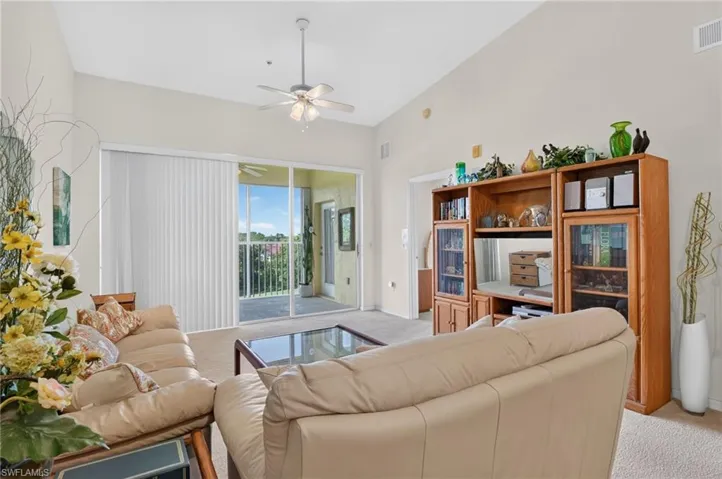 6820 Sterling Greens Pl 402, Naples, Florida 34104