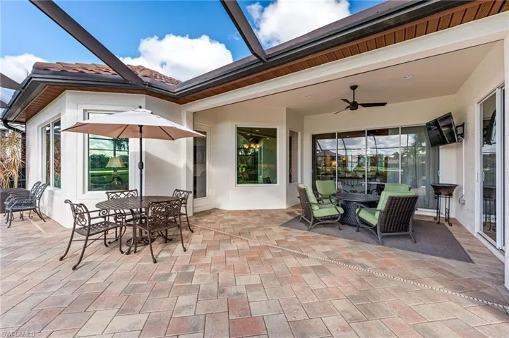 View of patio / terrace with ceiling fan