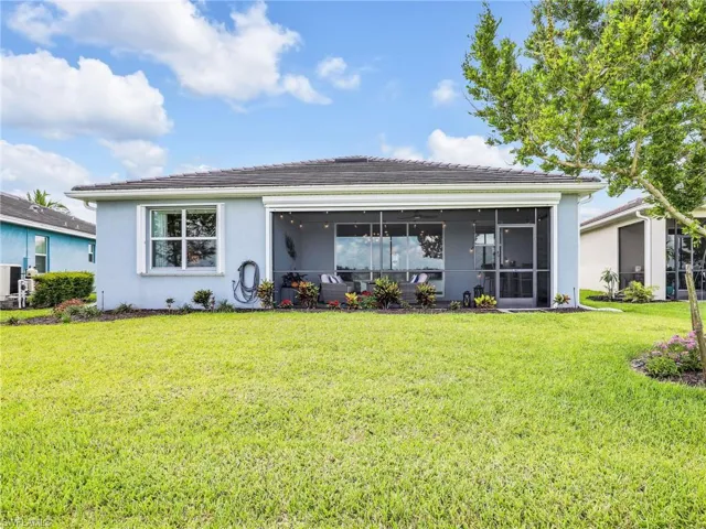 Large backyard! Add a custom pool or fence!