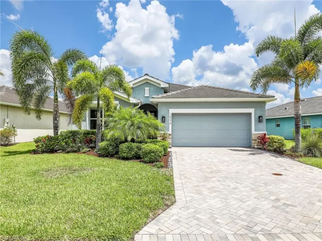 Great curb appeal!
