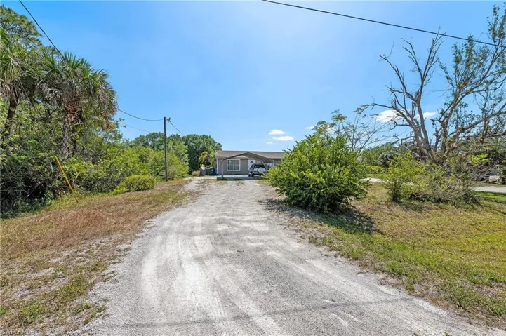 570  20th NE ST, Naples, FL 34120