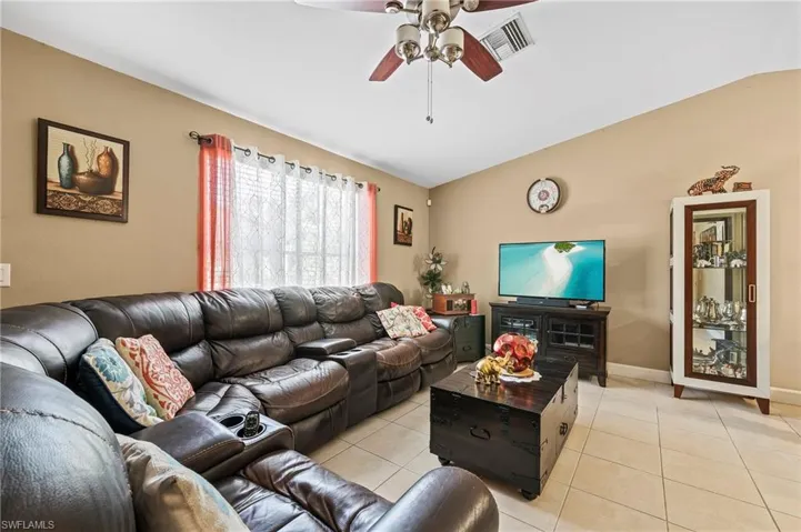 570  20th NE ST, Naples, FL 34120