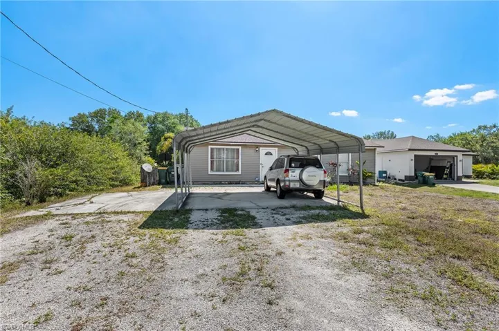 570  20th NE ST, Naples, FL 34120