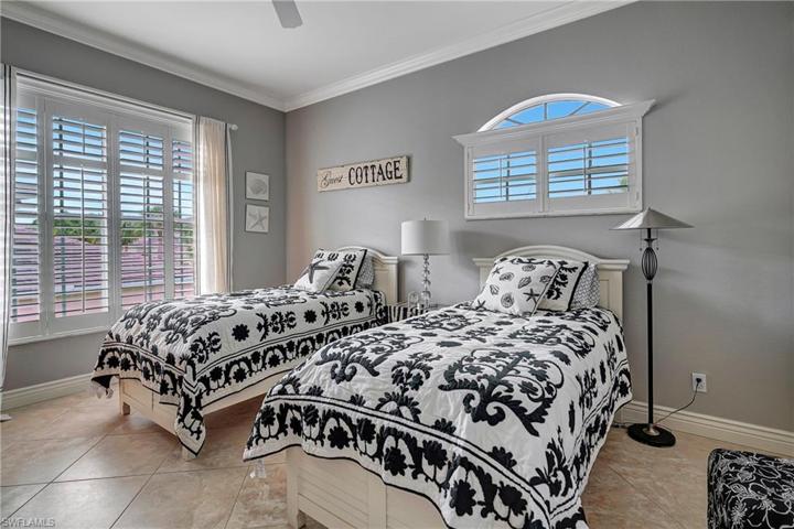 FRONT GUEST BEDROOM