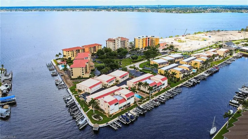 Spectacular location if you like to boat