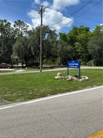 nearby public boat ramp
