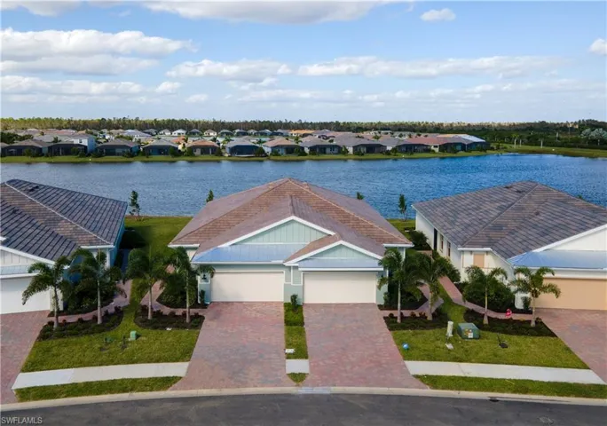 14591  Edgewater  CIR, Naples, FL 34114