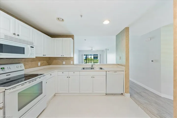 3009  Driftwood  WAY, Naples, FL 34109