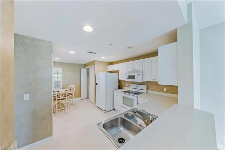 3009  Driftwood  WAY, Naples, FL 34109