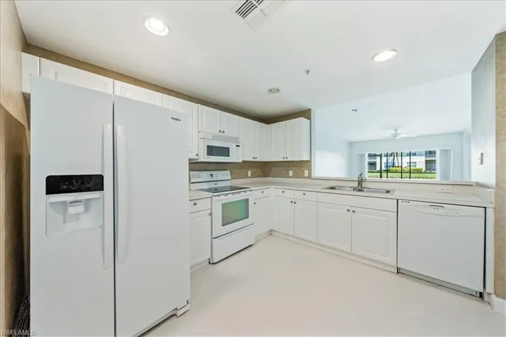 3009  Driftwood  WAY, Naples, FL 34109