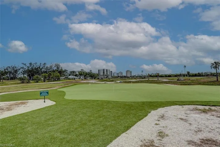 BAY BEACH COMMONS PUTTING/CHIPPING GREENS