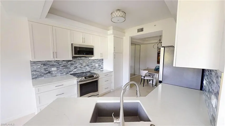 2170  Arielle  DR, Naples, FL 34109