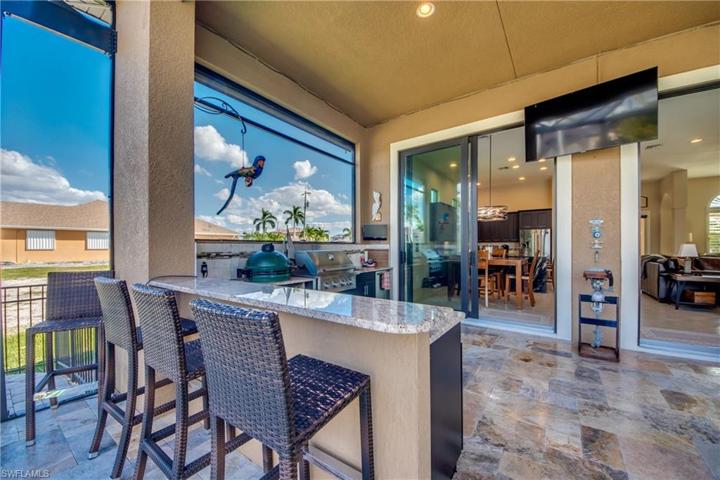 KITCHEN #2 !  Includes Barstools and all TV's on porch