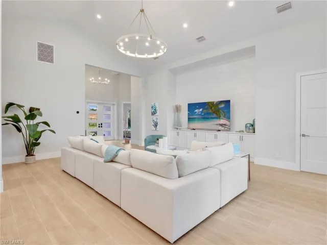 685 6th Ave, Marco Island, Florida 34145