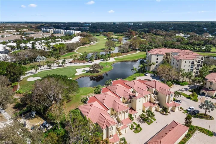 7048  Pelican Bay  BLVD, Naples, FL 34108