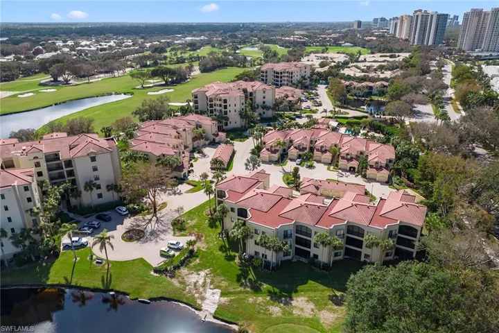 7048  Pelican Bay  BLVD, Naples, FL 34108
