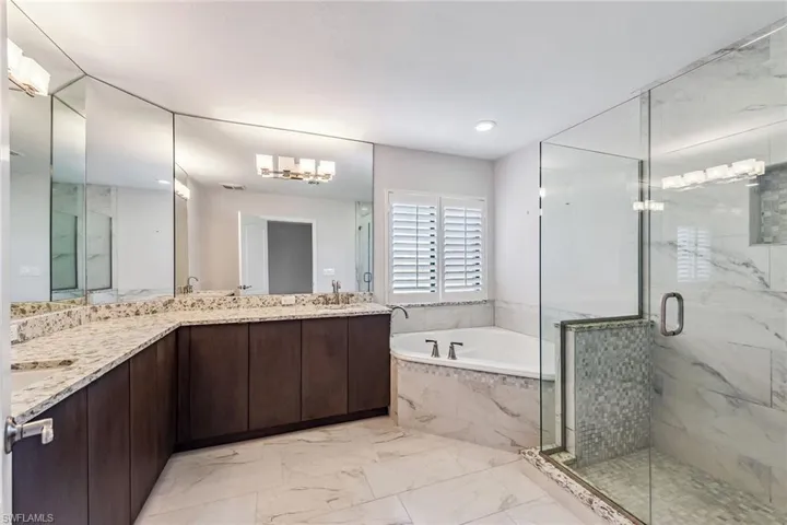 7048  Pelican Bay  BLVD, Naples, FL 34108
