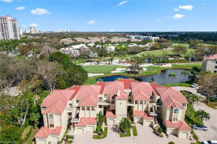 7048  Pelican Bay  BLVD, Naples, FL 34108