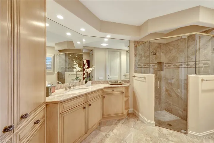 This guest ensuite bathroom is fit for a king!