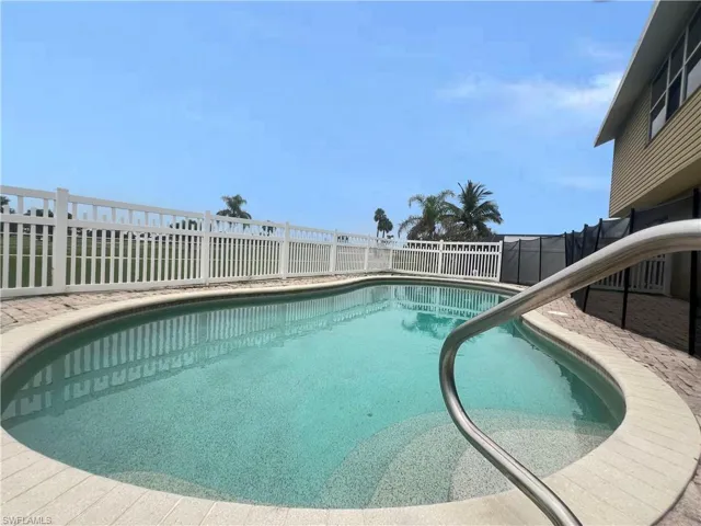 17584  Laurel Valley  RD, Fort Myers, FL 33967